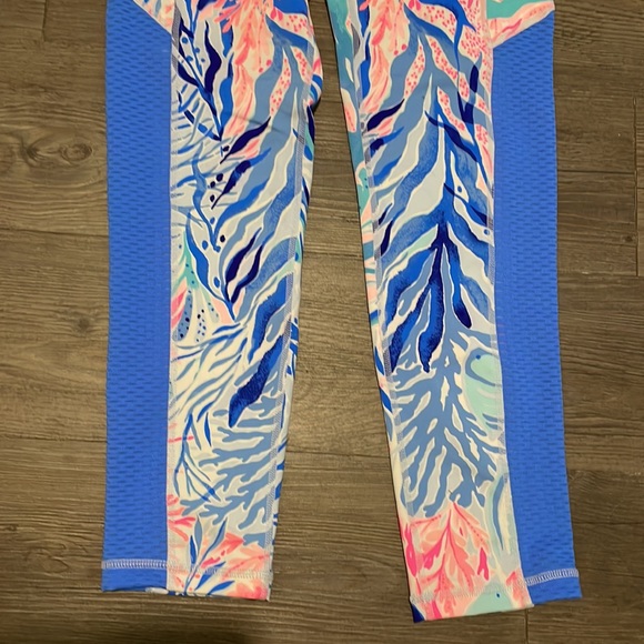 Lilly Pulitzer Luxletic Weekender Leggings - Picture 3 of 6